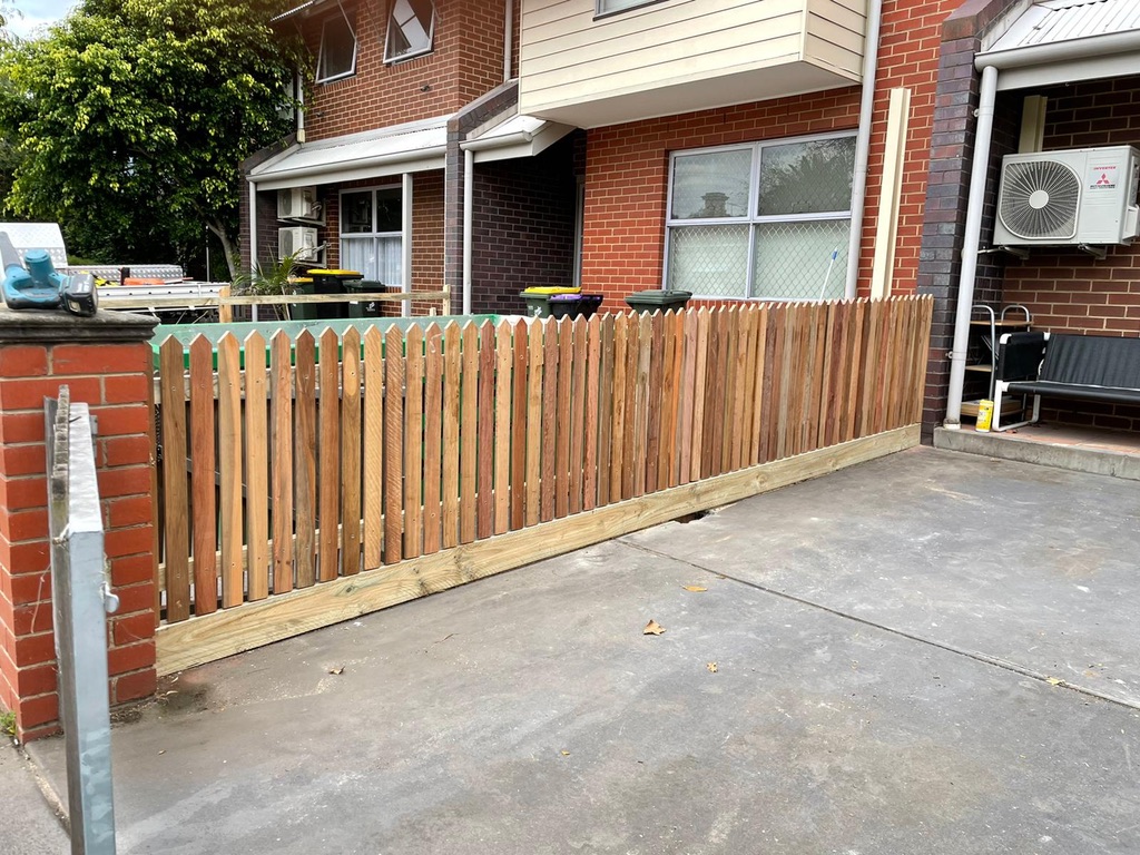 picket fence installation in Melbourne