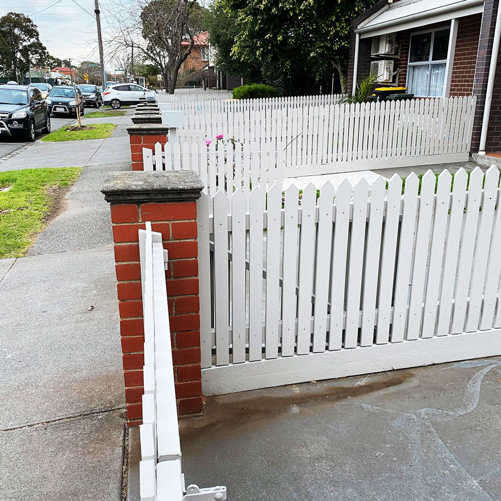 picket fencing installation in Melbourne